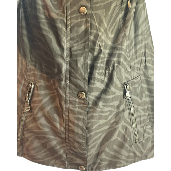 Guess Sz M Anorak Utility Jacket Roll Tab Sleeves Cowl Collar Animal Print Olive - Picture 7 of 16